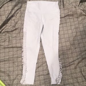 White cropped Alo leggings